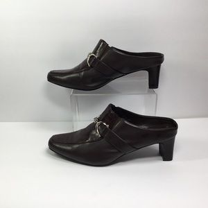 Women’s‎ shoes size 8M brown Gaffay Penelli Heels